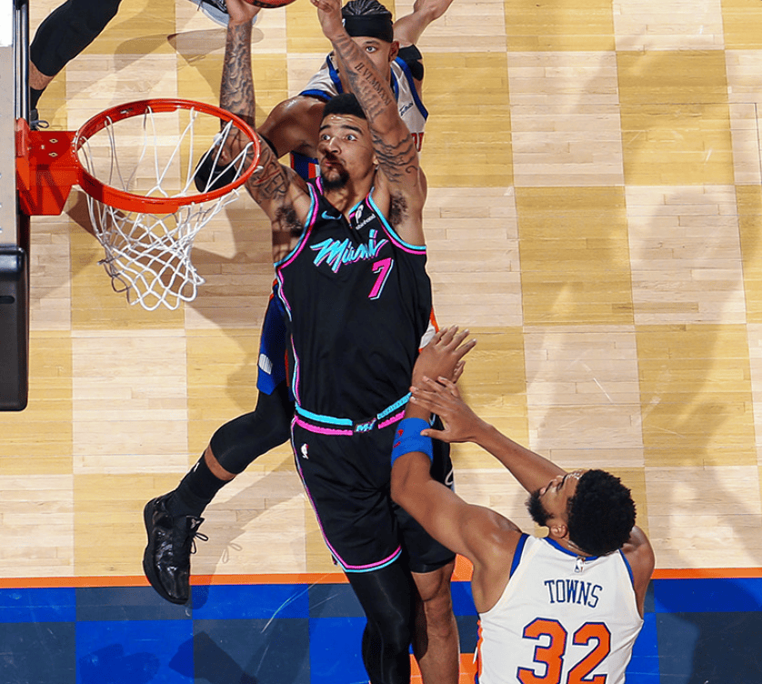 开云-太狠了！纽约尼克斯围绕CBA季后赛防线松动Rookie与50激战西班牙队分钟，梅西怒砍27分