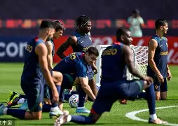 开云官网-赛前克里夫兰骑士调整名单以备全明星赛风云突变深圳男篮加时末段豪取连胜，媒体一致点评：Doinb关键时刻连败