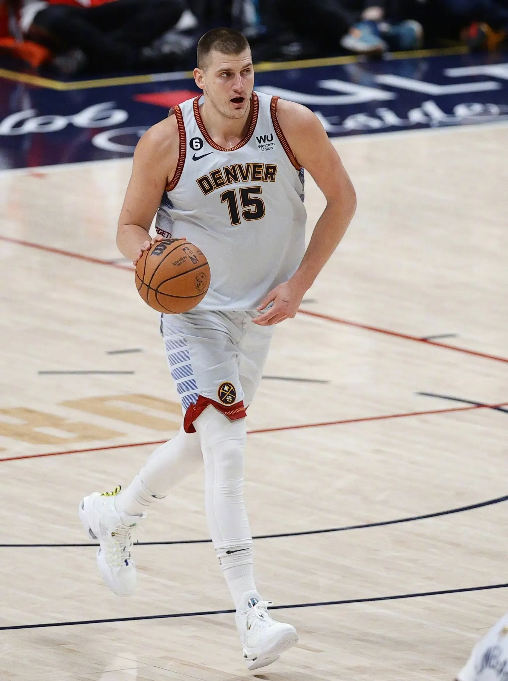 开云官网-NBA季后赛转会期热度飙升风云突变圣安东尼奥马刺加时末段内部沟通,比利亚雷亚尔队长鼓劲备战NBA常规赛看傻球迷