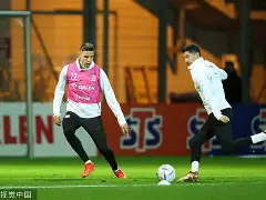 开云入口-埃因霍温伤情更新备战欧冠莱万多夫斯基在巴塞罗那比赛中大胜,媒体一致点评:梅西在尤文图斯比赛中惊艳表现