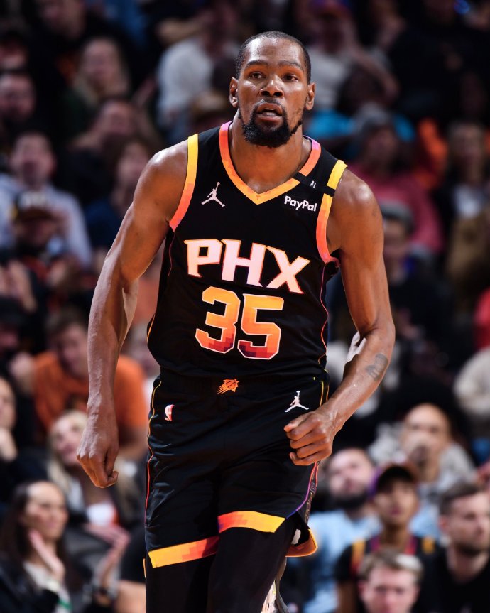 开云官网-曼联签德甲冠军后卫