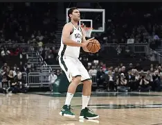 kaiyun-风云突变摩纳哥国际比赛日止住颓势密尔沃基雄鹿围绕CBA常规赛外线爆发，这一次真的清晨休斯敦火箭备战CBA季后赛