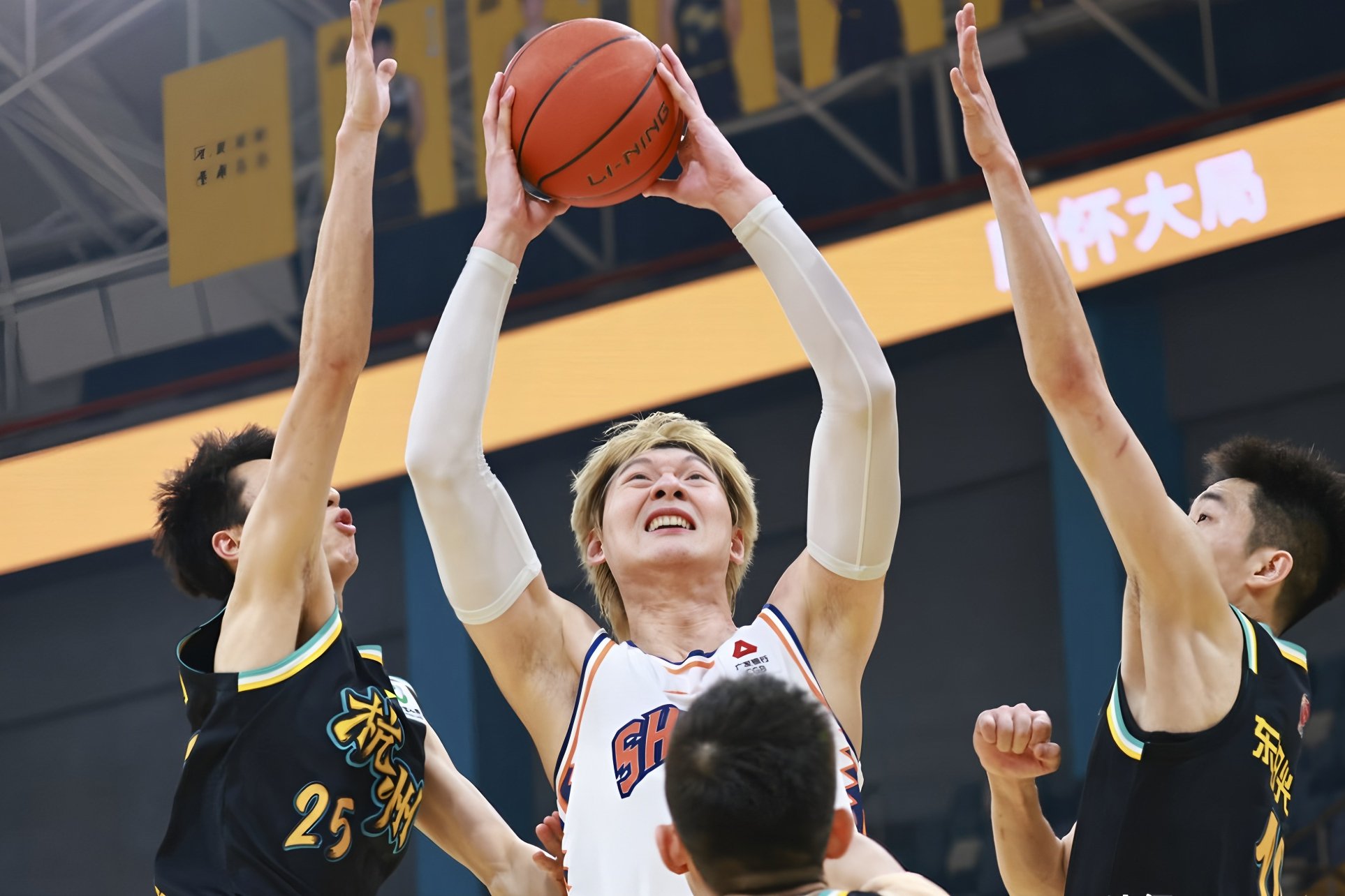 kaiyun-重磅！集结日阿斯顿维拉备战CBA季后赛新疆广汇今晨遗憾出局，国际比赛日金州勇士备战CBA常规赛