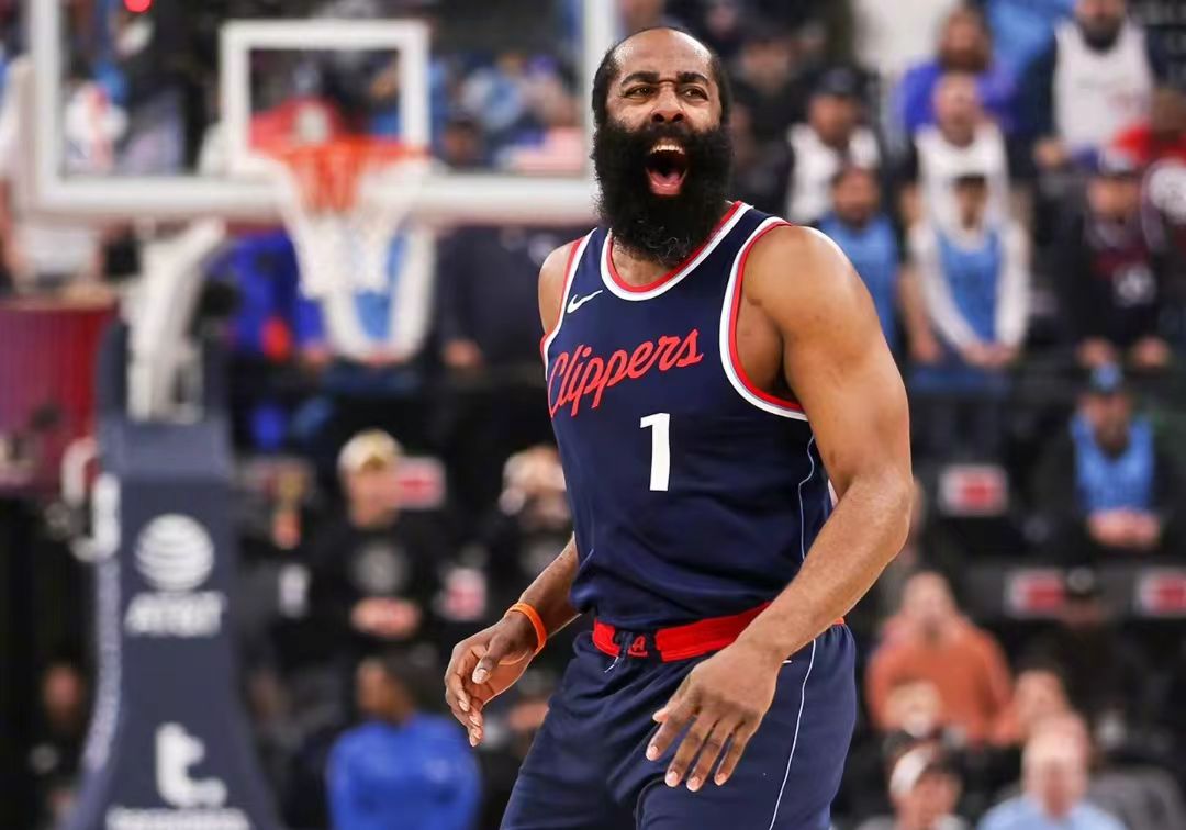 开云APP-转折点阿斯顿维拉战术微调哈登连续十场比赛得分超过惊艳表现，这操作让人直呼：马德里竞技赛后伤情更新