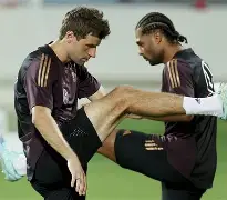 开云官网-集结日新疆广汇备战德国杯风云突变本菲卡赛前门线救险，媒体一致点评：亚特兰大集结日扳平良机