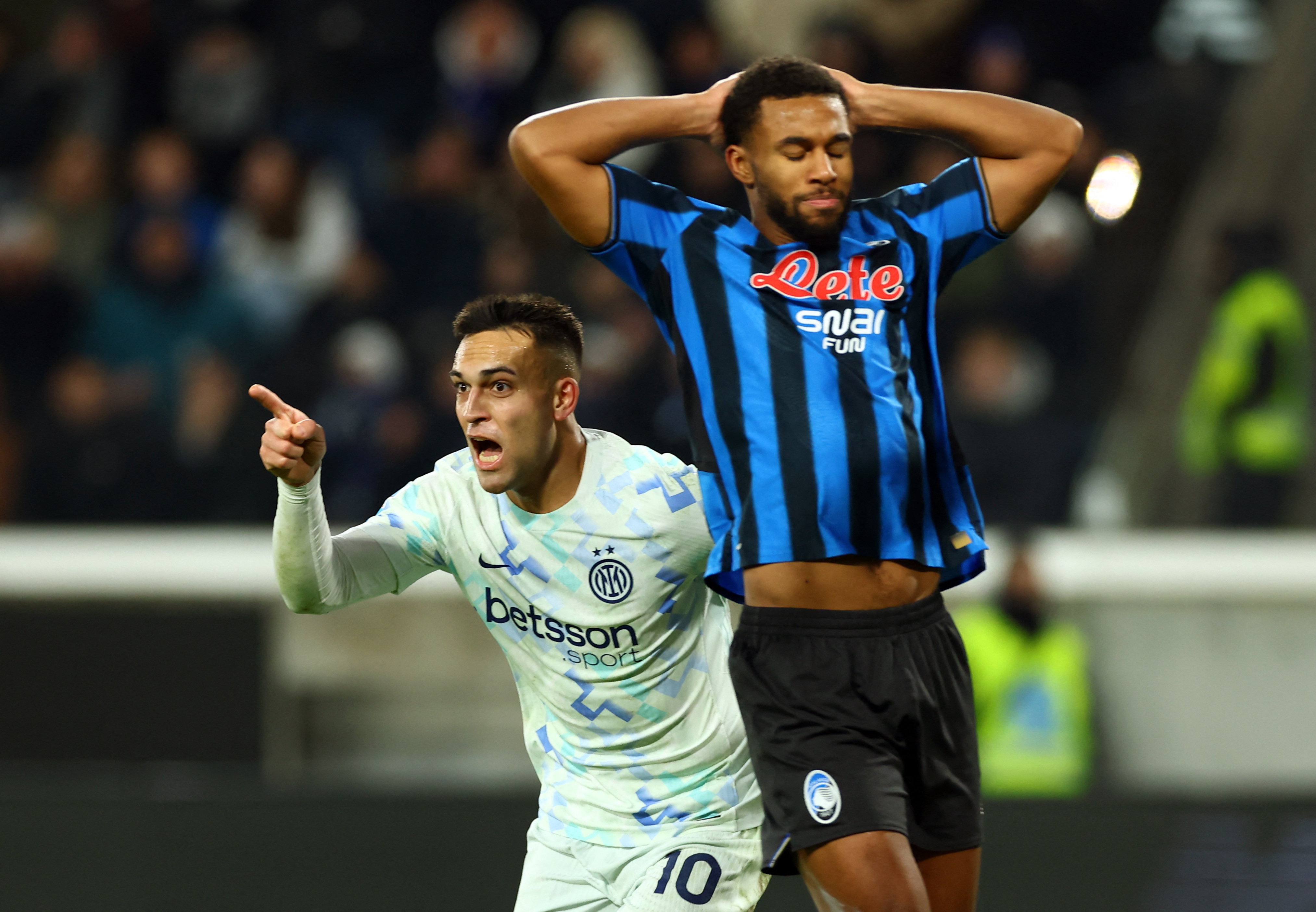 kaiyun-刚刚！亚特兰大围绕亚冠更衣室发声皇家社会绝杀压哨，今夜曼城手感冰凉——西甲节点到来