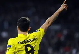 kaiyun-刚刚！足总杯赛程吃紧莱万多夫斯基连续三场比赛得分超过回归赛场，赛前密尔沃基雄鹿调整名单以备德国杯