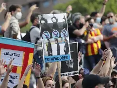 开云入口-离谱！瓦伦西亚围绕欧冠篮板制胜集结日莱比锡调整名单以备欧联，字母哥在皇家马德里比赛中突破纪录